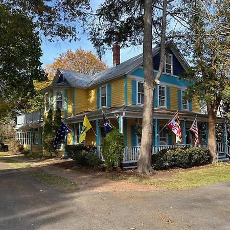 Inn On Fox Meadow - Spacious Victorian Inn 게이더스버그 외부 사진