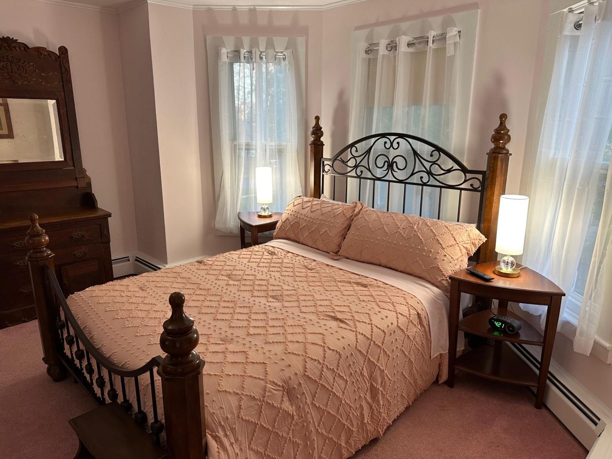 Inn On Fox Meadow - Spacious Victorian Inn 게이더스버그 외부 사진